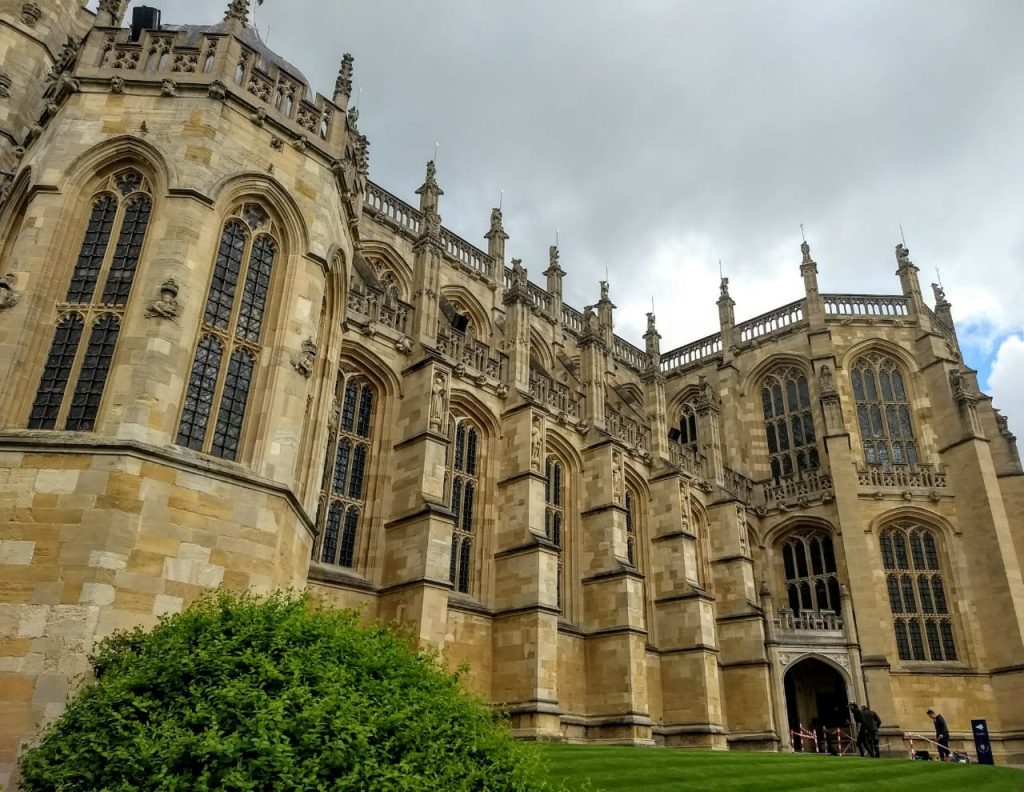 Lacock, Stonehenge, Bath, and Windsor Castle Tour from London – Travel ...